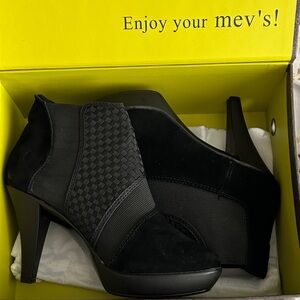 Mev’s size 8/39 Black Women's ankle boot